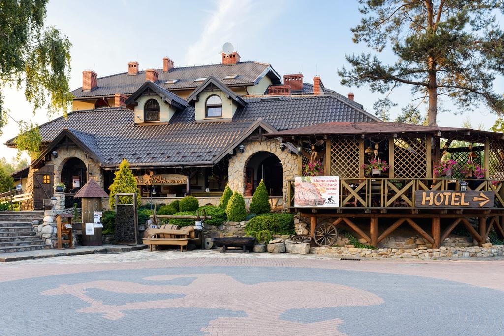 Hotel Restauracja Jas Wedrowniczek Rymanów Екстериор снимка