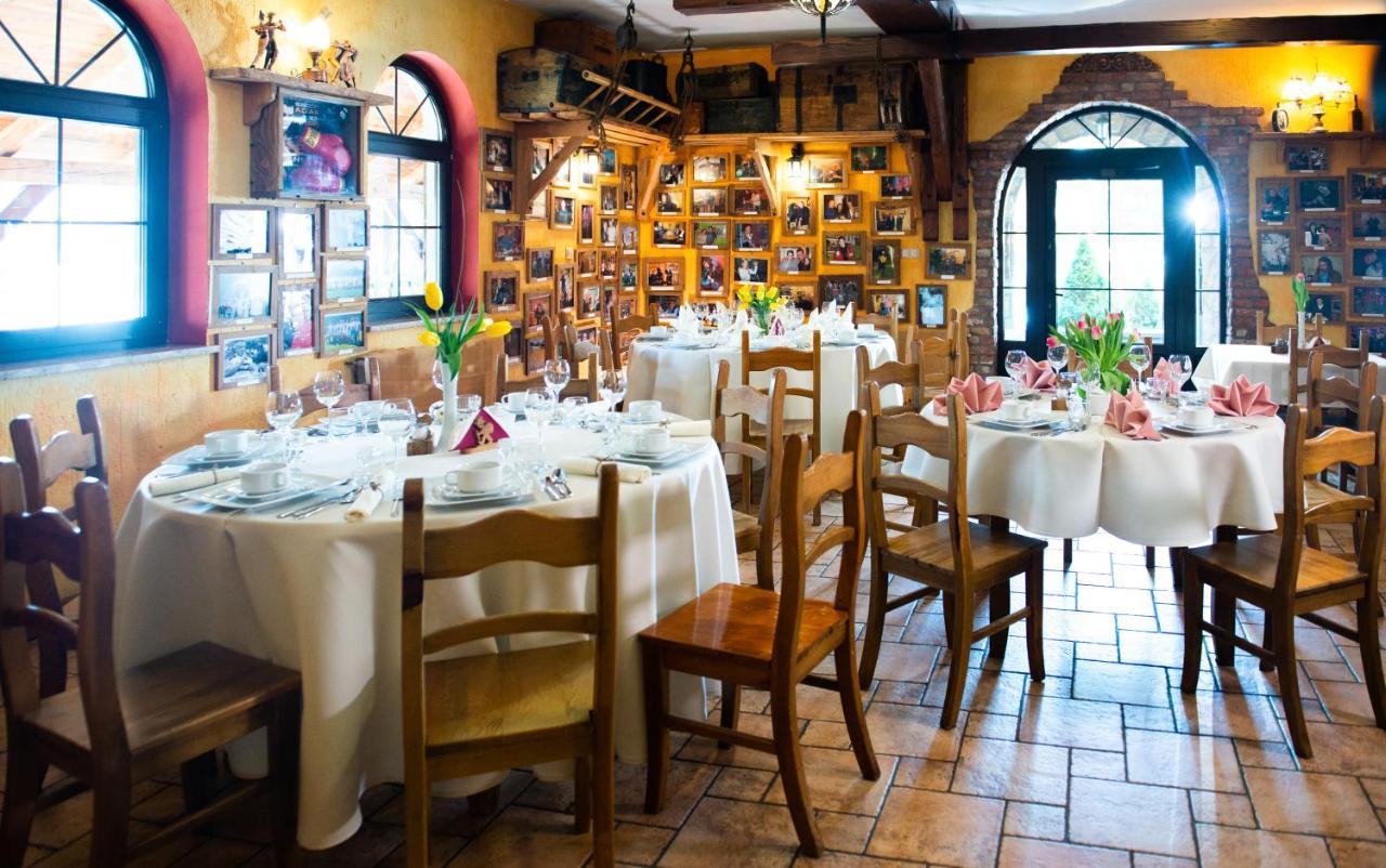 Hotel Restauracja Jas Wedrowniczek Rymanów Екстериор снимка